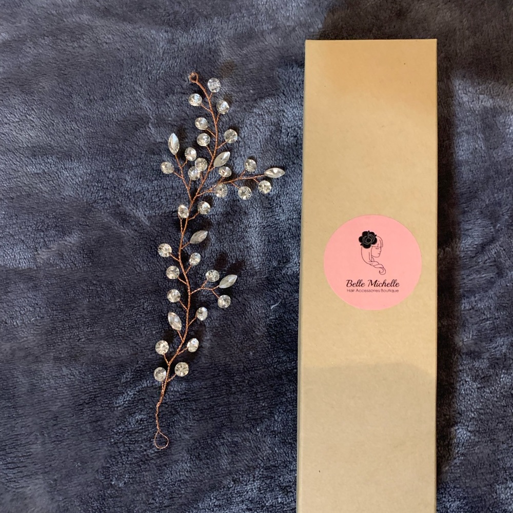 🟥3/$12! Handmade Rose gold and crystal hair accessory